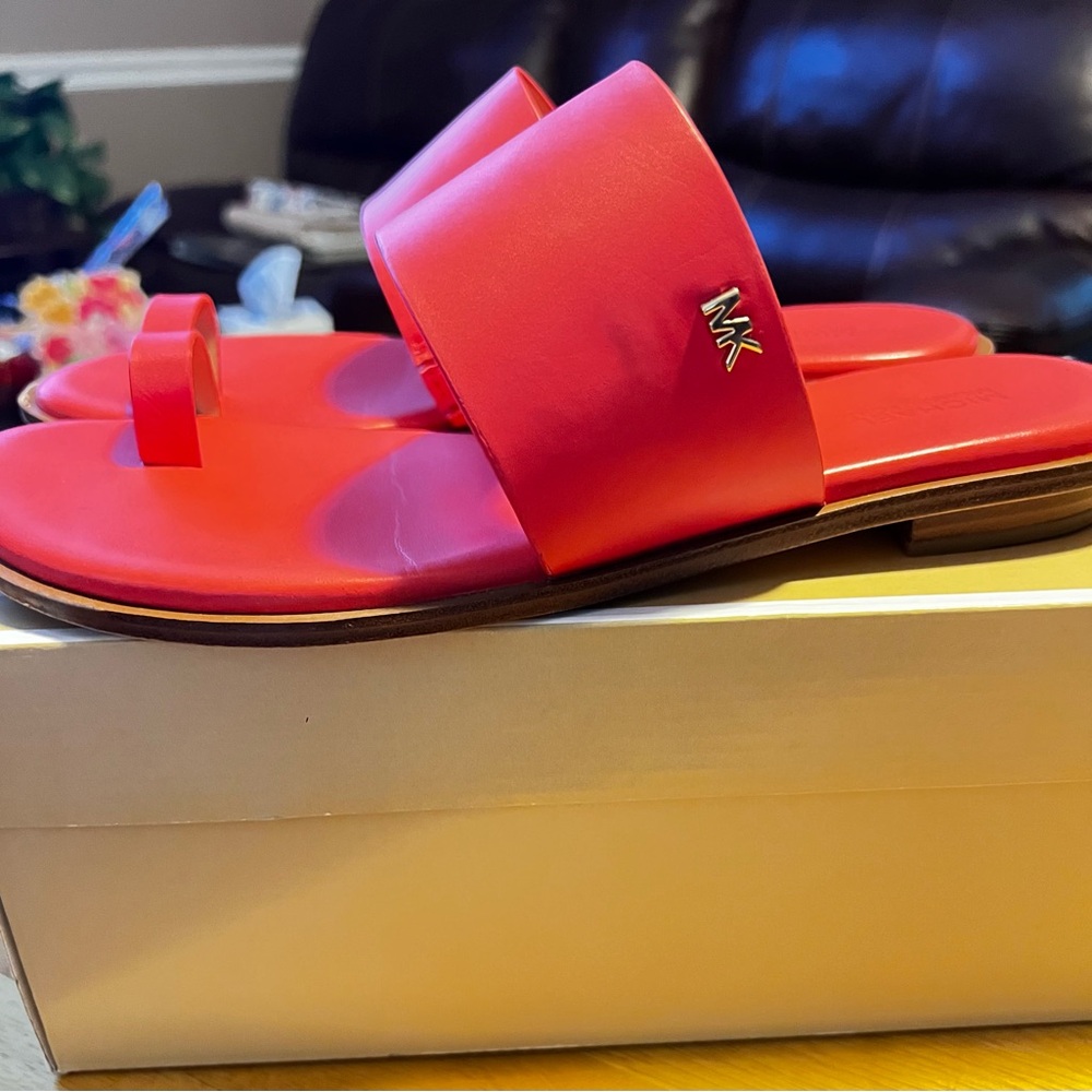 Michael Kors Pink Sandals Minimalist Slip-On - Picture 2 of 3